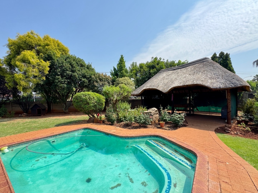4 Bedroom Property for Sale in Pierre Van Ryneveld Gauteng