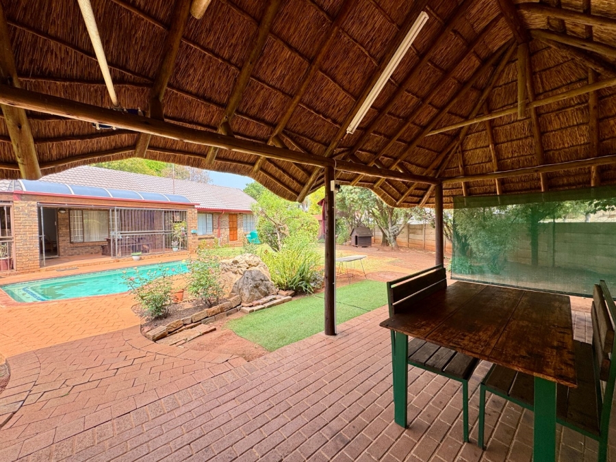 4 Bedroom Property for Sale in Pierre Van Ryneveld Gauteng