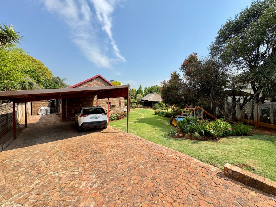 4 Bedroom Property for Sale in Pierre Van Ryneveld Gauteng