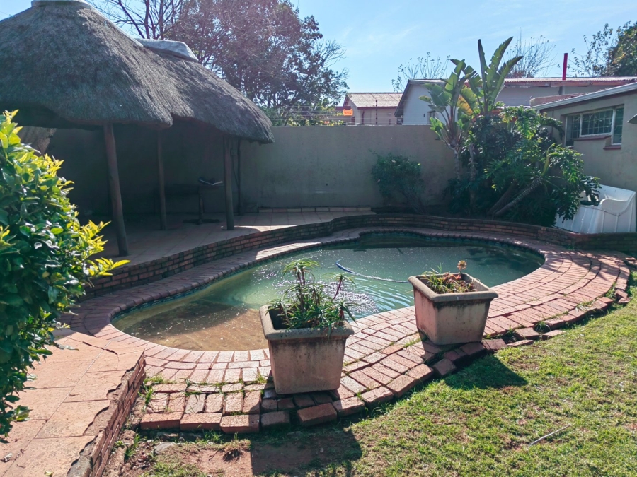 5 Bedroom Property for Sale in Sophiatown Gauteng