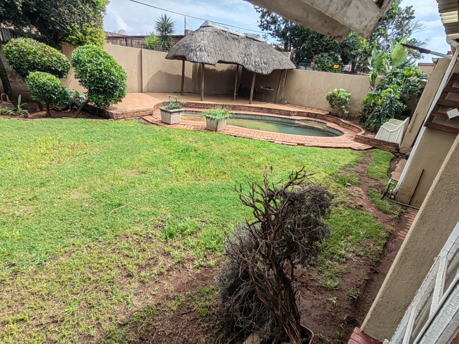 5 Bedroom Property for Sale in Sophiatown Gauteng