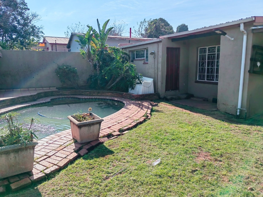 5 Bedroom Property for Sale in Sophiatown Gauteng