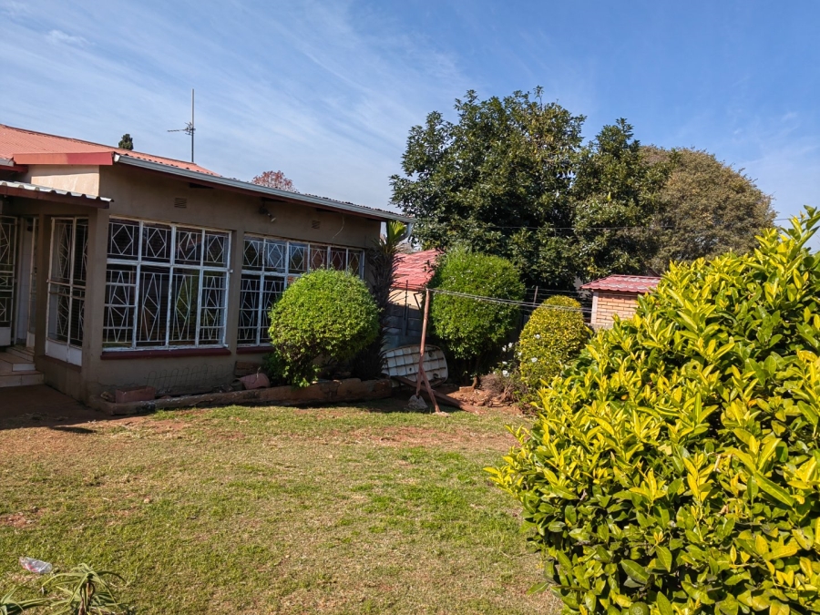 5 Bedroom Property for Sale in Sophiatown Gauteng