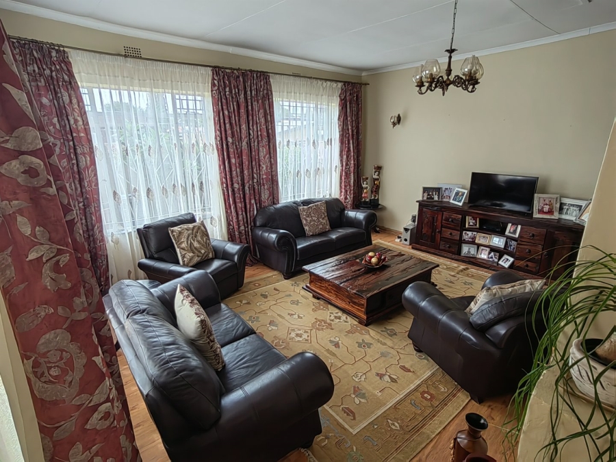 5 Bedroom Property for Sale in Sophiatown Gauteng