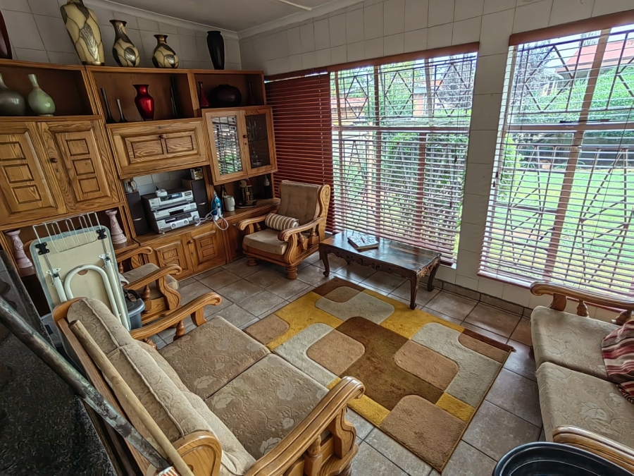 5 Bedroom Property for Sale in Sophiatown Gauteng