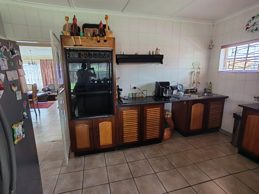 5 Bedroom Property for Sale in Sophiatown Gauteng