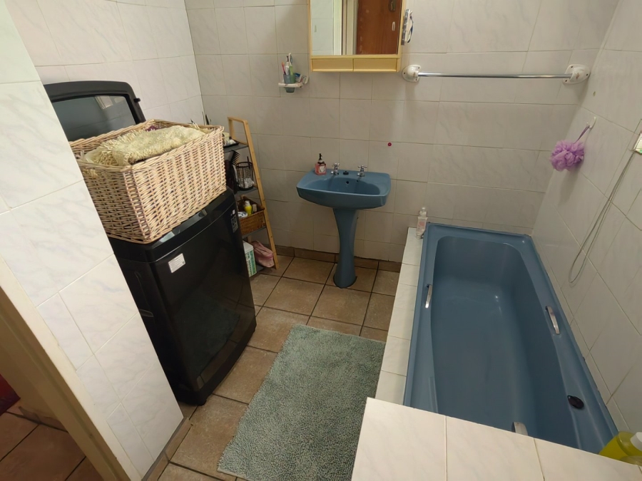 5 Bedroom Property for Sale in Sophiatown Gauteng