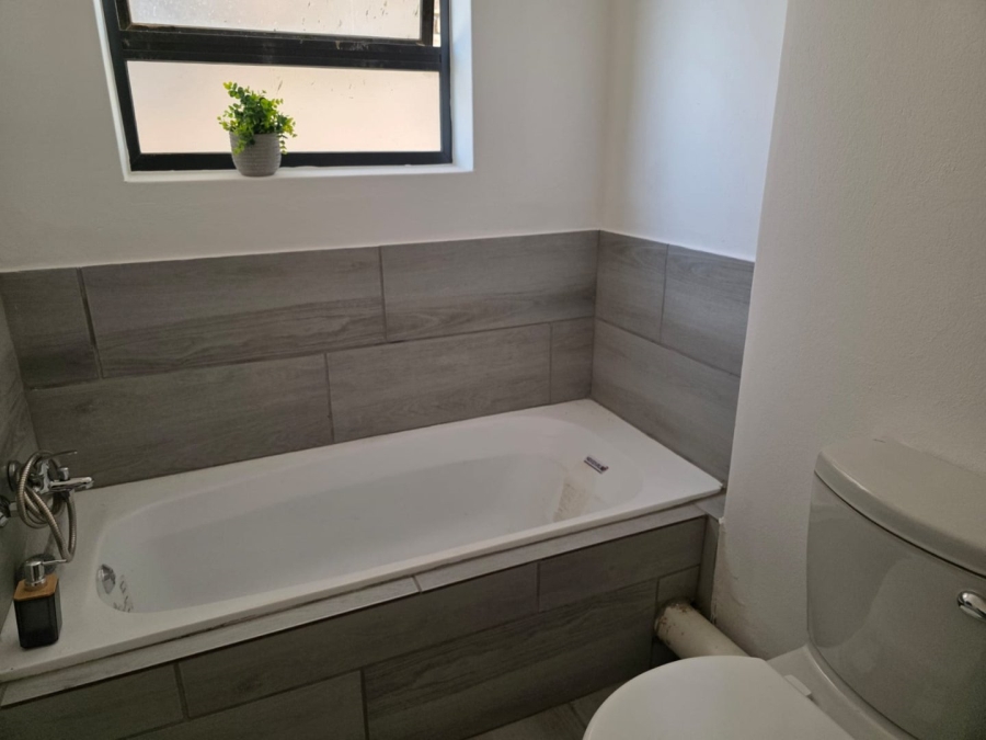 3 Bedroom Property for Sale in Albertsdal Gauteng