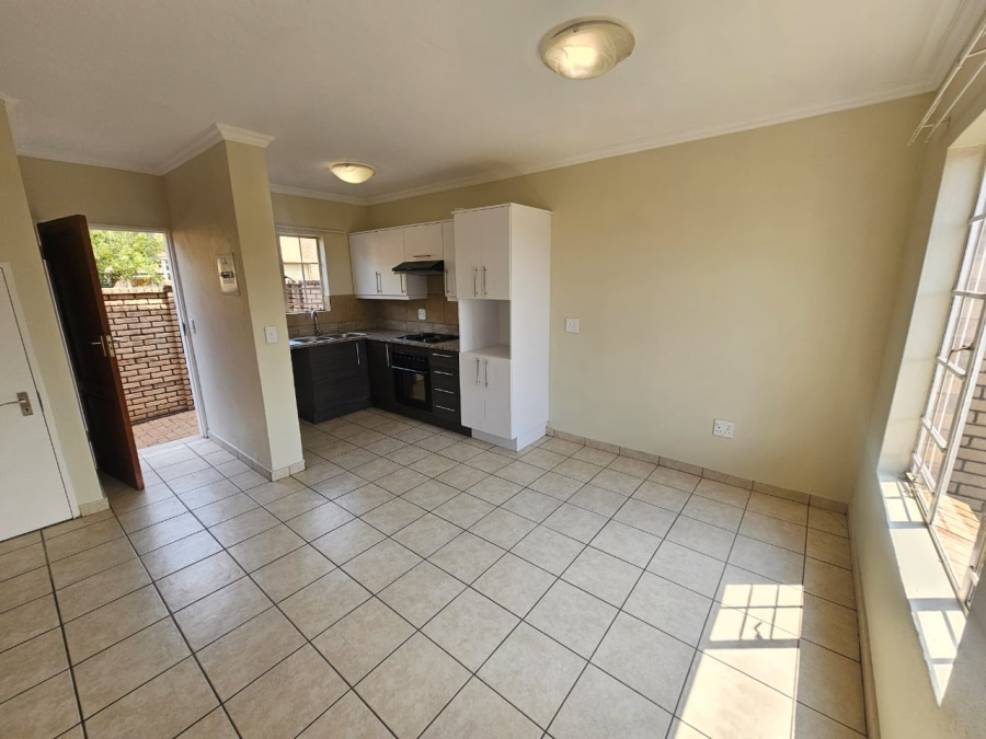 To Let 2 Bedroom Property for Rent in Raslouw Gauteng