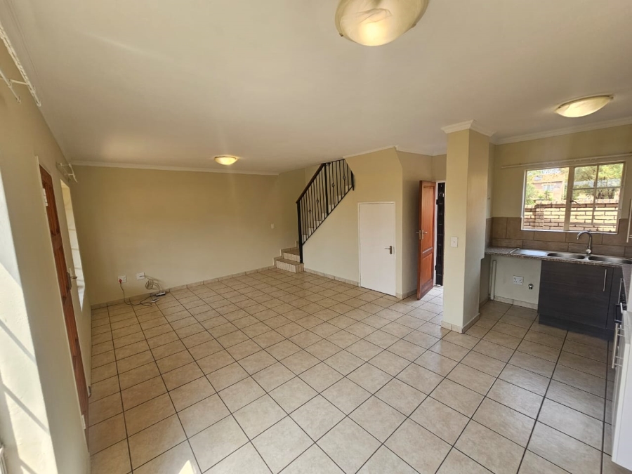 To Let 2 Bedroom Property for Rent in Raslouw Gauteng