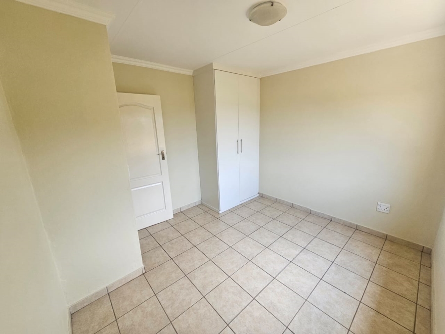 To Let 2 Bedroom Property for Rent in Raslouw Gauteng