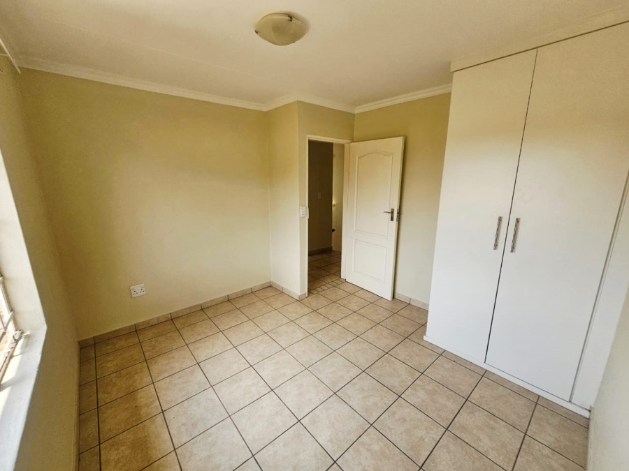 To Let 2 Bedroom Property for Rent in Raslouw Gauteng