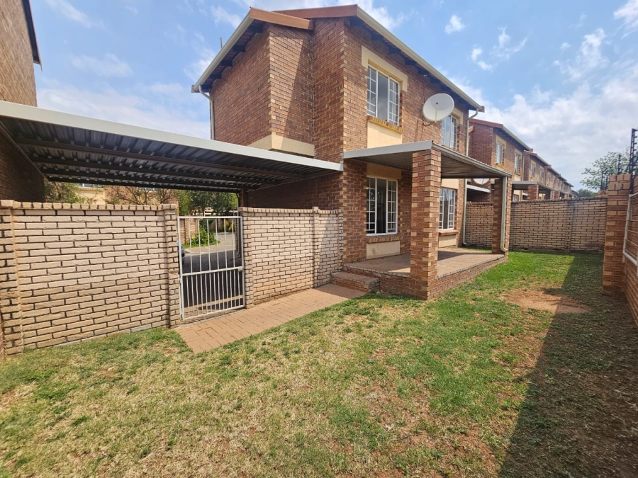 To Let 3 Bedroom Property for Rent in Raslouw Gauteng