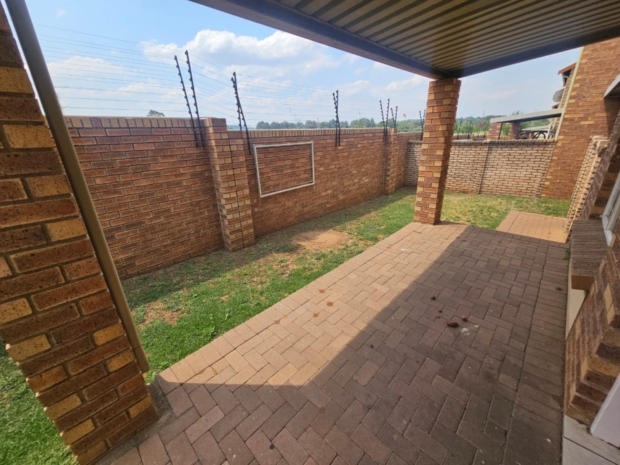 To Let 3 Bedroom Property for Rent in Raslouw Gauteng