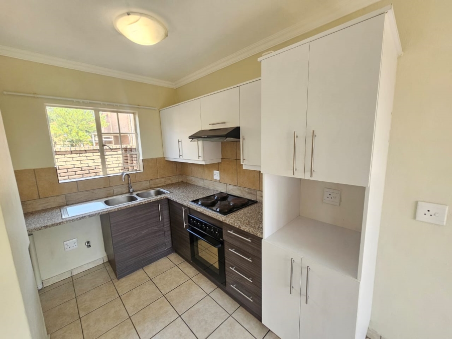 To Let 3 Bedroom Property for Rent in Raslouw Gauteng