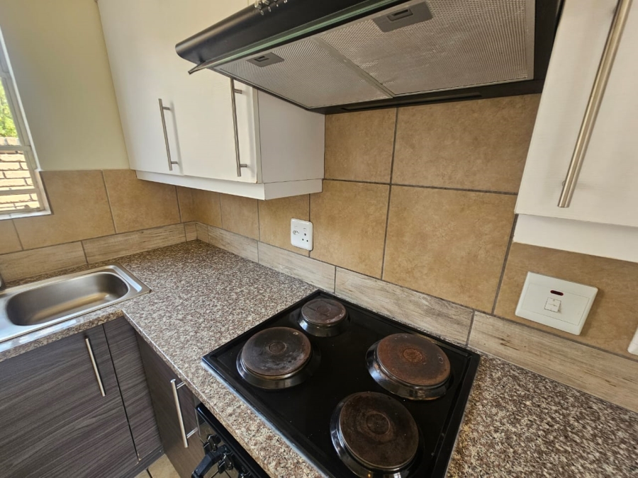 To Let 3 Bedroom Property for Rent in Raslouw Gauteng