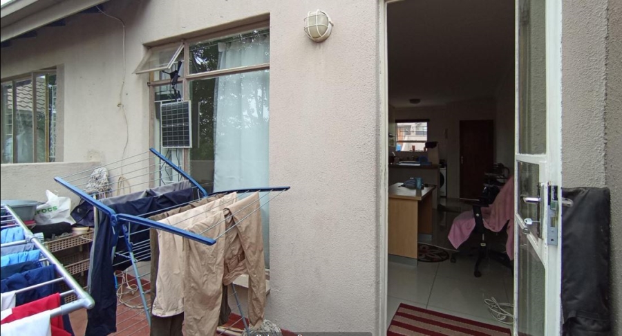 2 Bedroom Property for Sale in Vorna Valley Gauteng