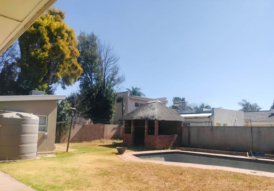 6 Bedroom Property for Sale in Wychwood Gauteng