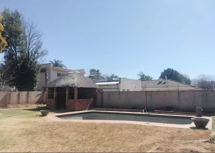 6 Bedroom Property for Sale in Wychwood Gauteng