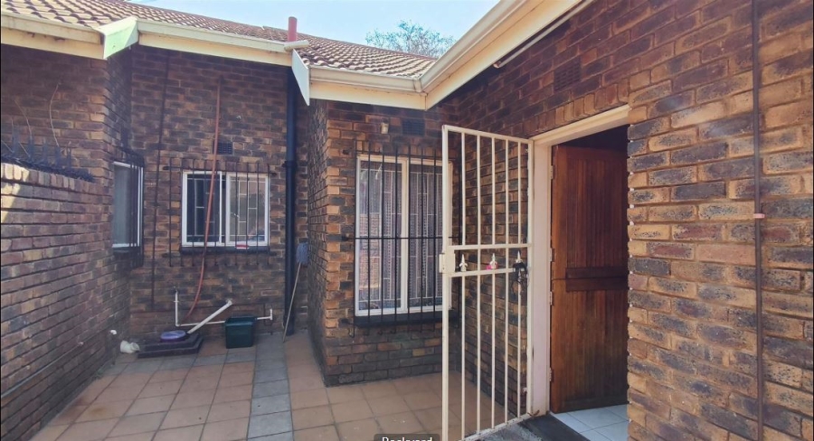 3 Bedroom Property for Sale in Birchleigh North Gauteng
