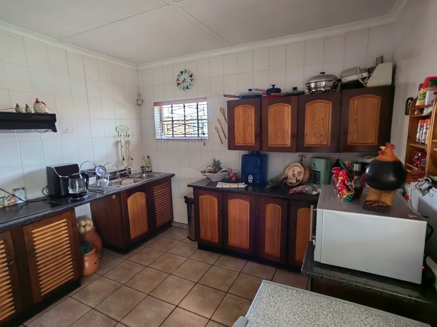 5 Bedroom Property for Sale in Westdene Gauteng