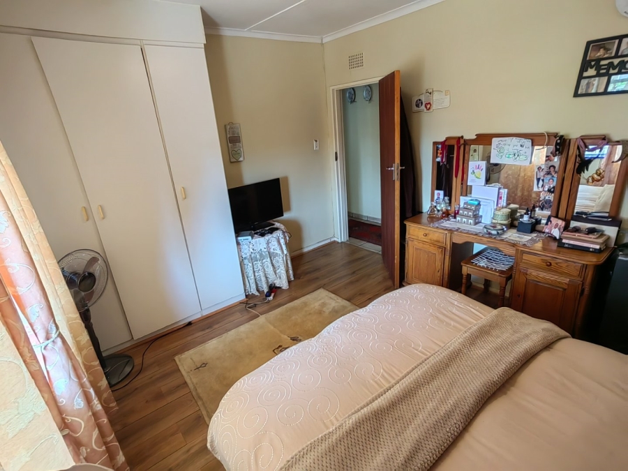 5 Bedroom Property for Sale in Westdene Gauteng