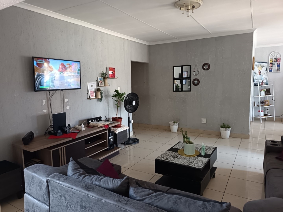 3 Bedroom Property for Sale in Lenasia South Gauteng