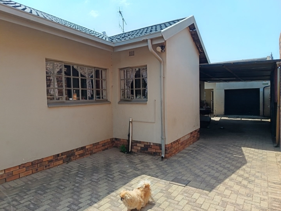 3 Bedroom Property for Sale in Lenasia South Gauteng