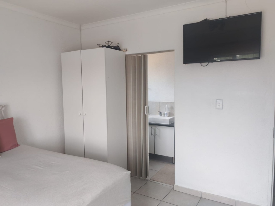 To Let 3 Bedroom Property for Rent in Ravenswood Gauteng