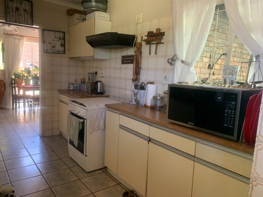 To Let 3 Bedroom Property for Rent in Valhalla Gauteng