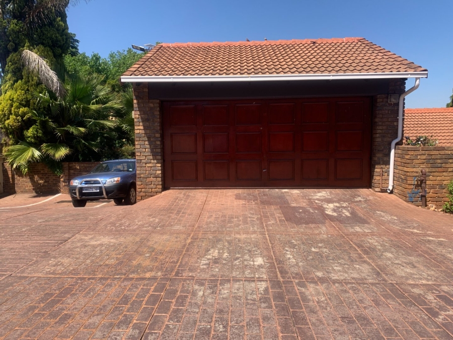 To Let 3 Bedroom Property for Rent in Valhalla Gauteng