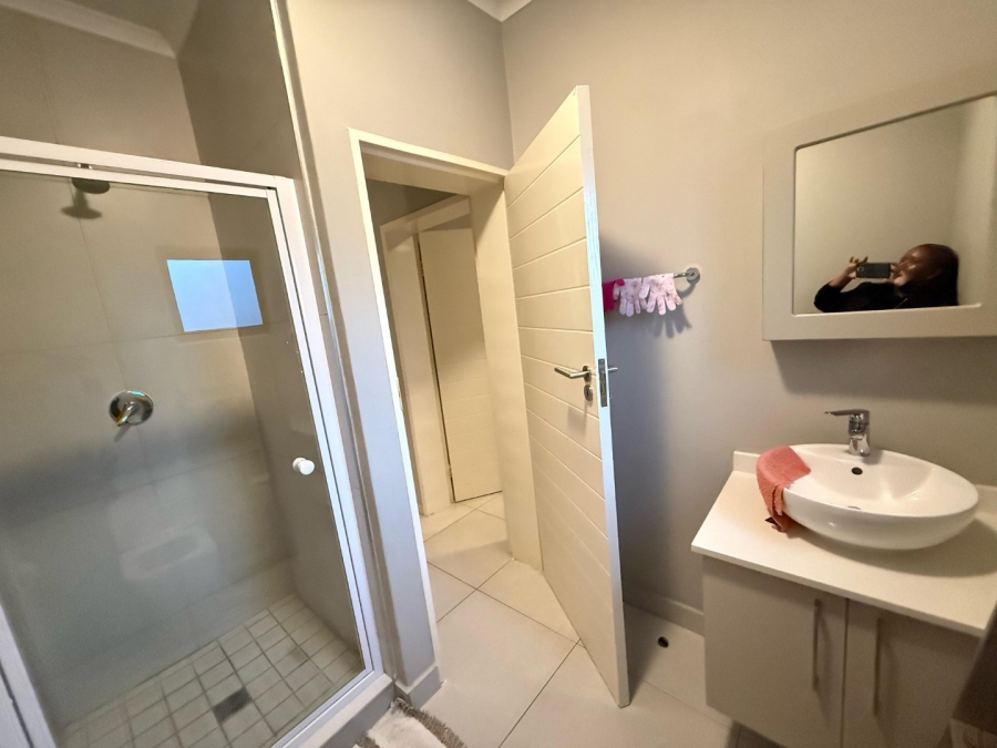 2 Bedroom Property for Sale in Carlswald Gauteng