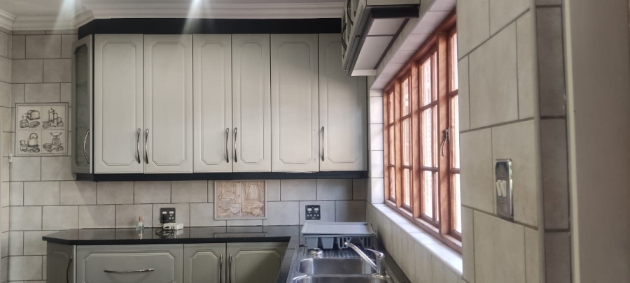 To Let 3 Bedroom Property for Rent in Suideroord Gauteng