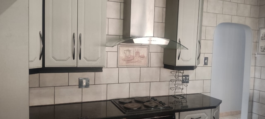 To Let 3 Bedroom Property for Rent in Suideroord Gauteng