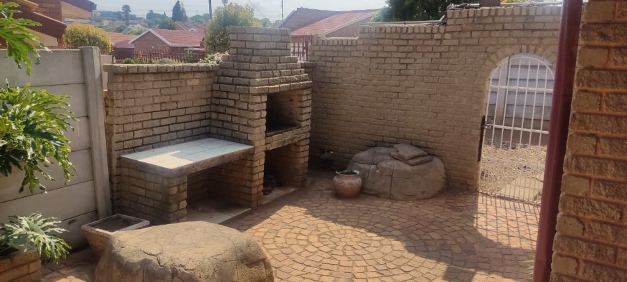 To Let 3 Bedroom Property for Rent in Suideroord Gauteng