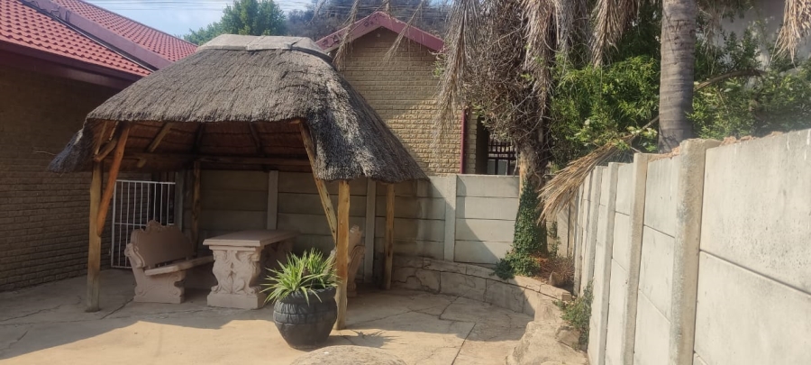 To Let 3 Bedroom Property for Rent in Suideroord Gauteng