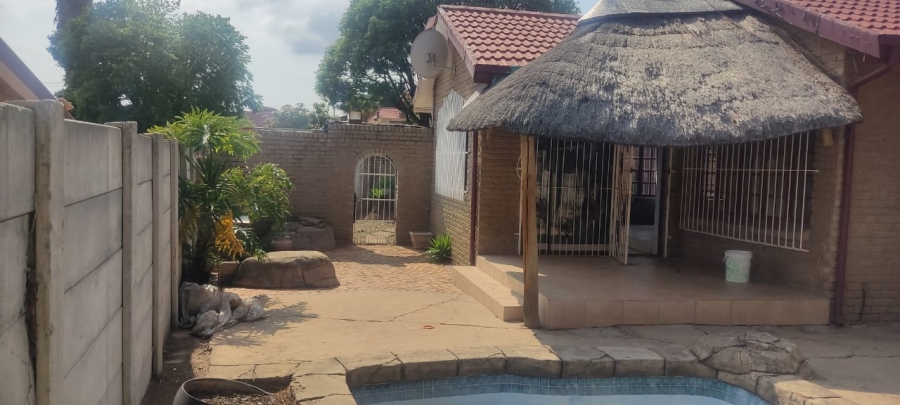 To Let 3 Bedroom Property for Rent in Suideroord Gauteng