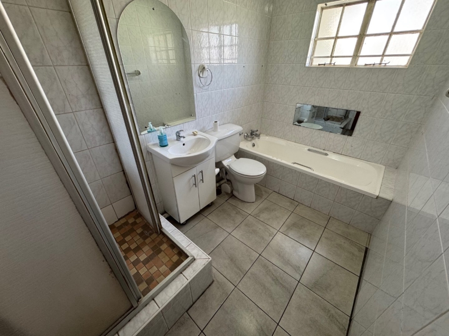 2 Bedroom Property for Sale in Freeway Park Gauteng