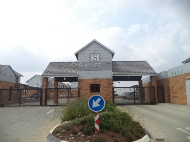 To Let 2 Bedroom Property for Rent in Blue Hills Gauteng