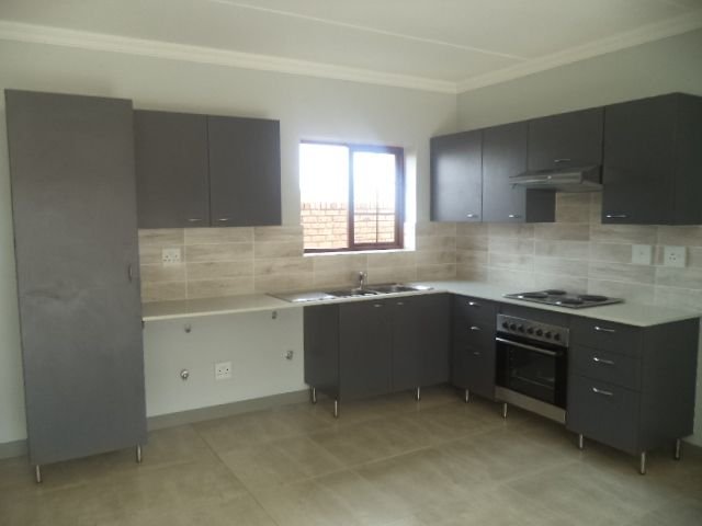 To Let 2 Bedroom Property for Rent in Blue Hills Gauteng