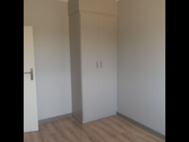 To Let 2 Bedroom Property for Rent in Blue Hills Gauteng