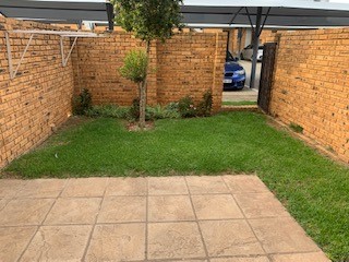 To Let 2 Bedroom Property for Rent in Blue Hills Gauteng