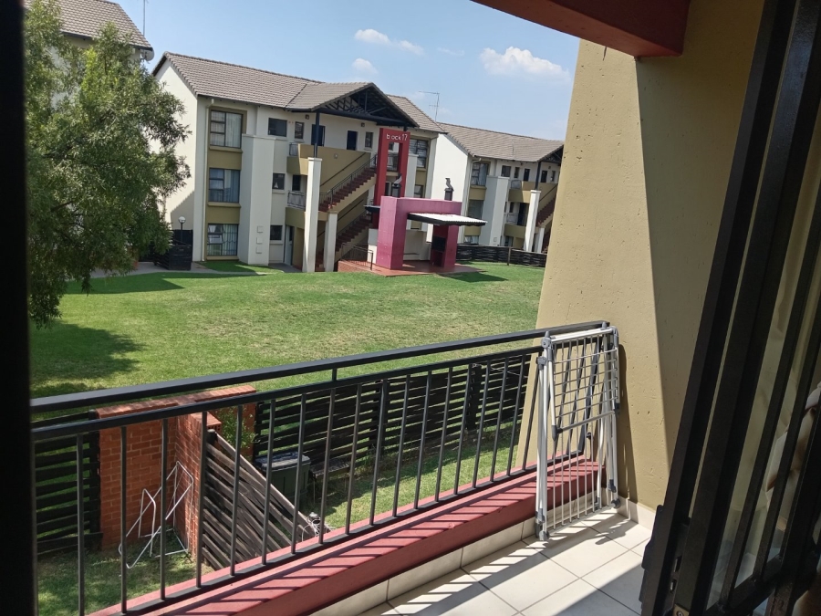 To Let 2 Bedroom Property for Rent in Noordwyk Gauteng