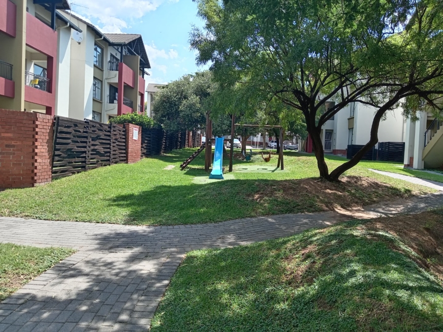 To Let 2 Bedroom Property for Rent in Noordwyk Gauteng