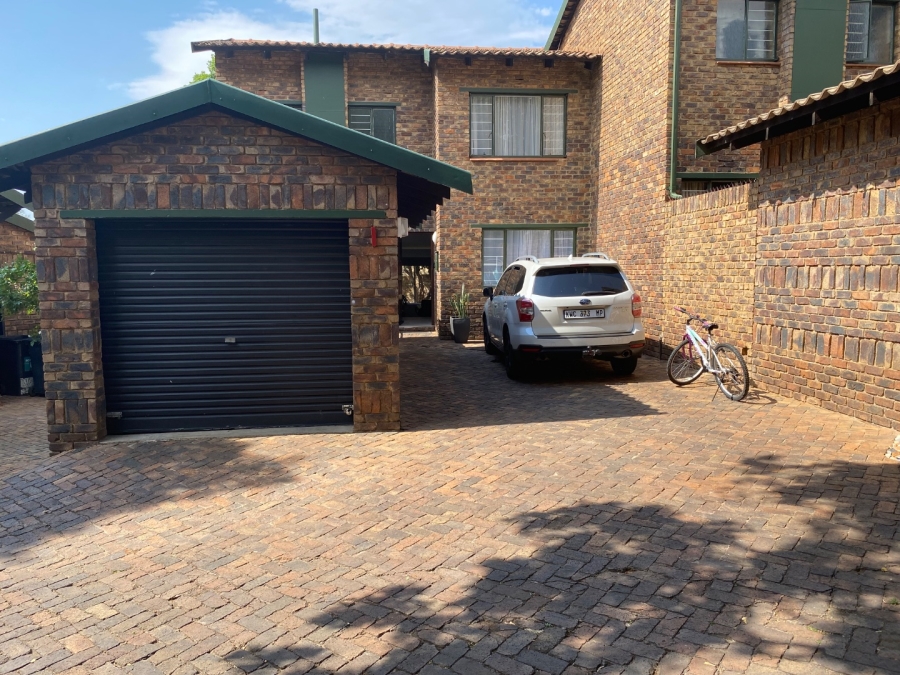 4 Bedroom Property for Sale in Blackheath Gauteng