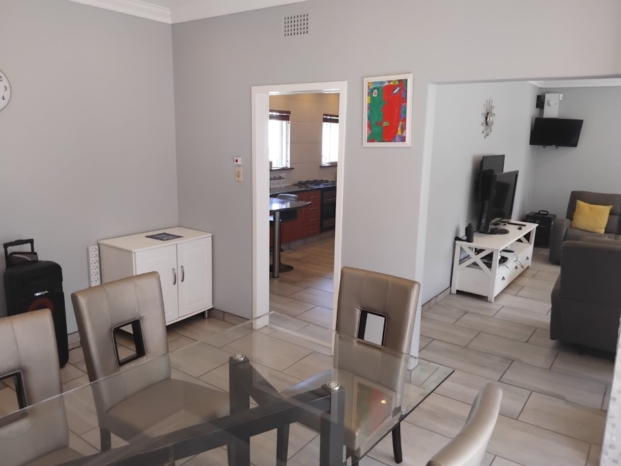6 Bedroom Property for Sale in Dowerglen Gauteng