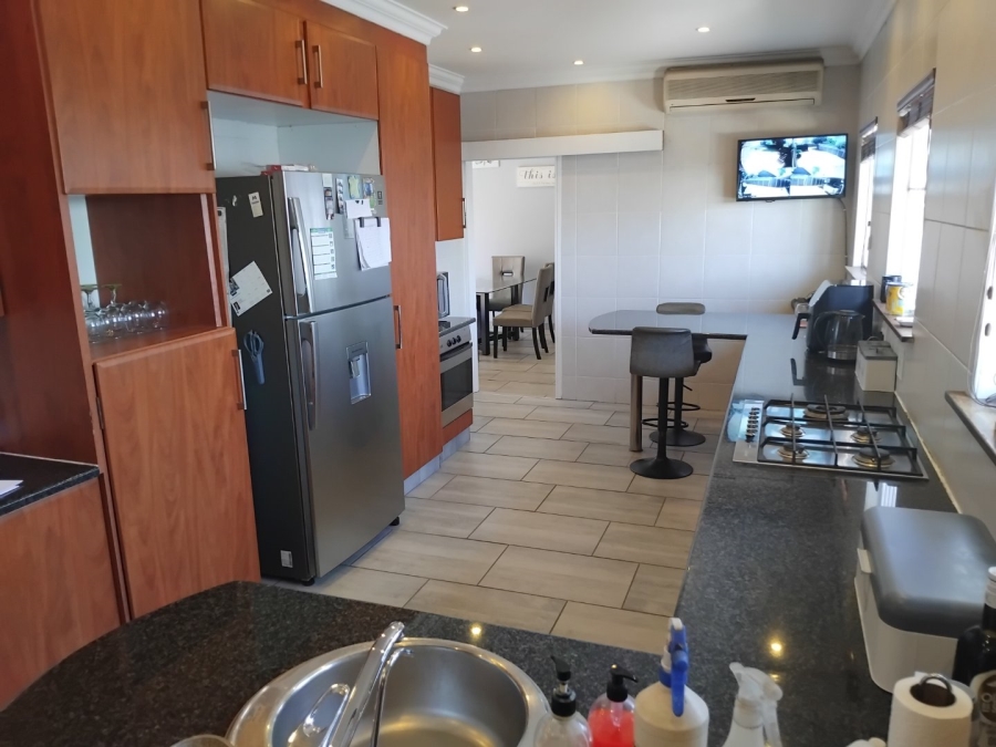 6 Bedroom Property for Sale in Dowerglen Gauteng