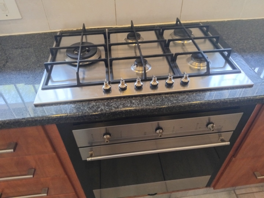 6 Bedroom Property for Sale in Dowerglen Gauteng