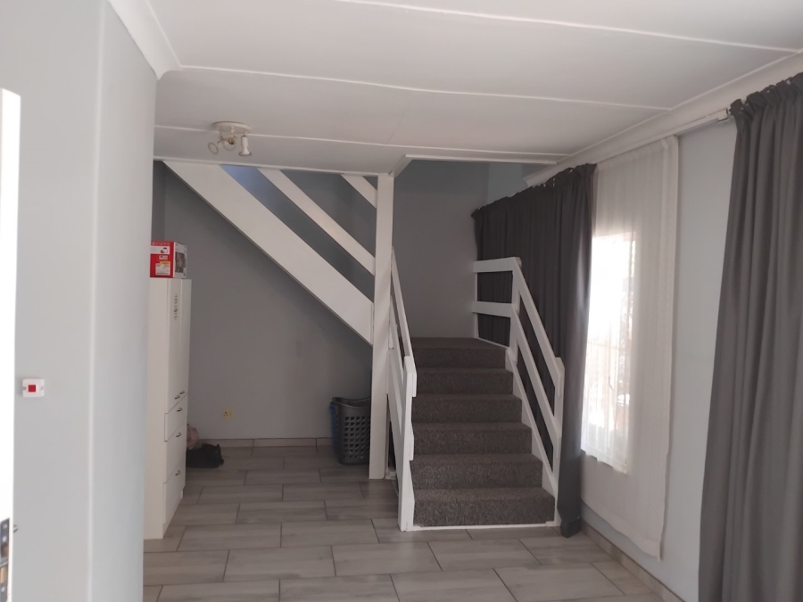 6 Bedroom Property for Sale in Dowerglen Gauteng
