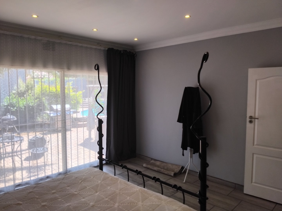 6 Bedroom Property for Sale in Dowerglen Gauteng